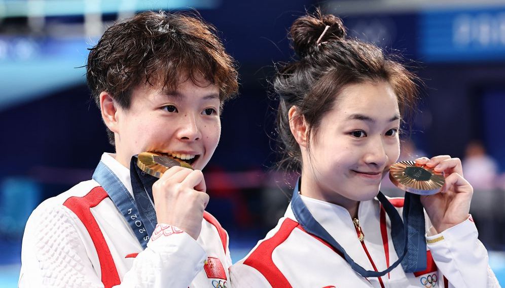 詹姆斯：防守时我们要拧成一根绳，并且时刻保持沟通